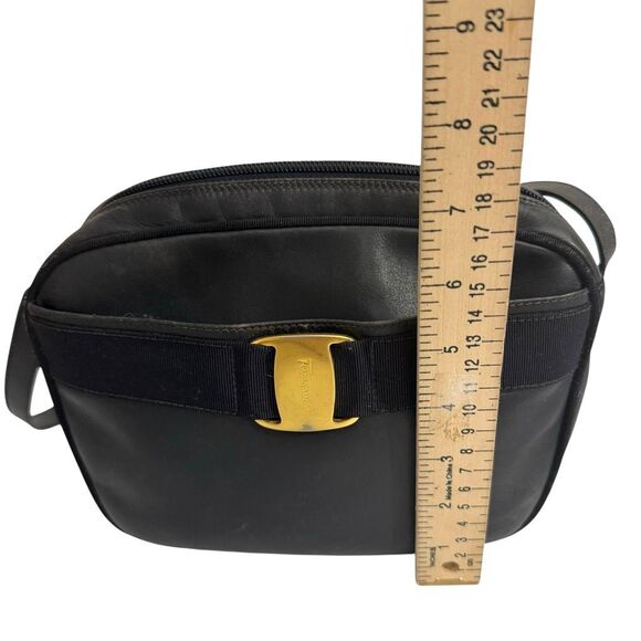 Salvatore Ferragamo Black Leather Authentic Gold Plaque Logo Leather Crossbody V - Picture 10 of 13